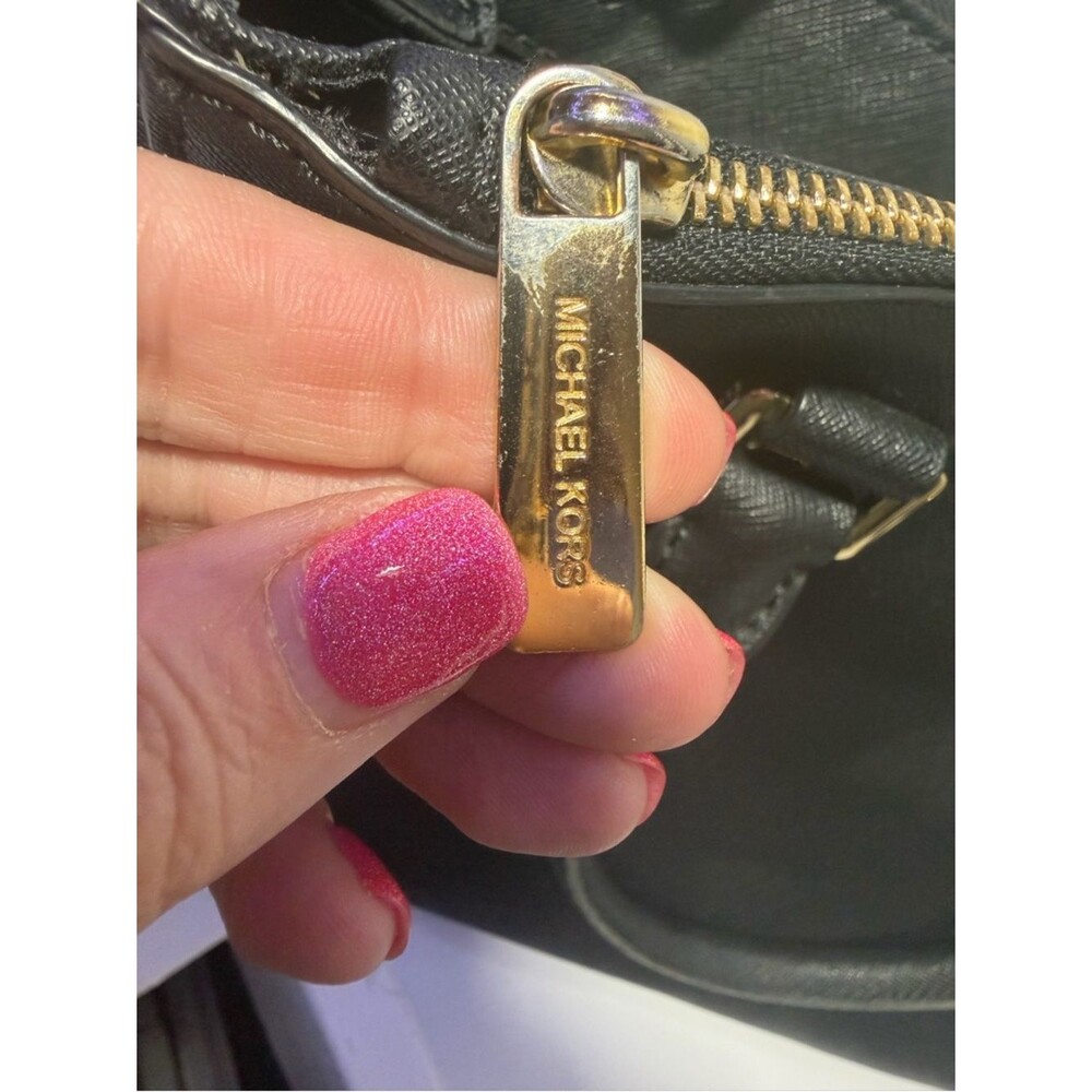 Michael Kors 2-way black bag. - Picture 5 of 16